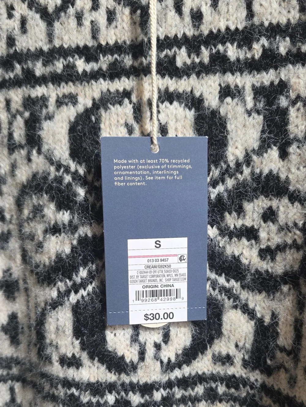 NWT Universal Threads Soft Fuzzy Alpine Sweater